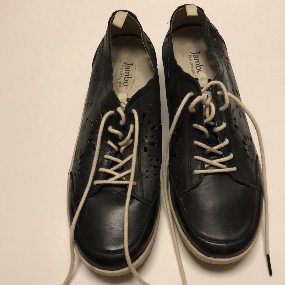 Jambu shoes.